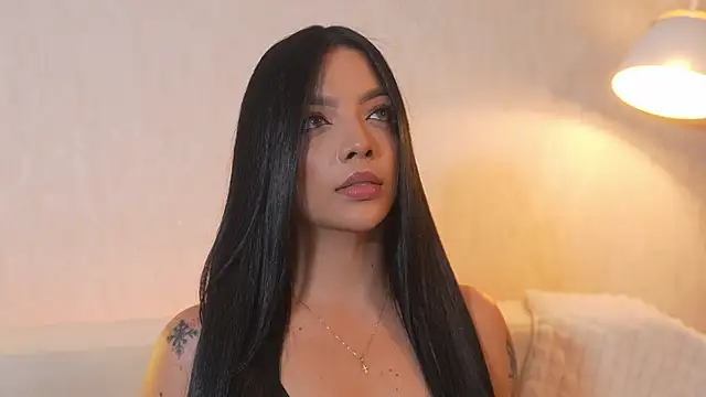 Snapshot of sarah_hiill chatting on November 19, 2025, 9:37 pm sarah hiill online show from November 19, 2025, 9:37 pm