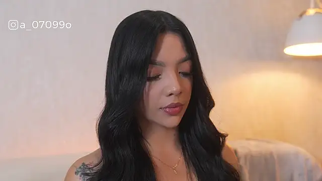 Snapshot of sarah_hiill chatting on December 15, 2025, 10:03 pm sarah hiill online show from December 15, 2025, 10:03 pm