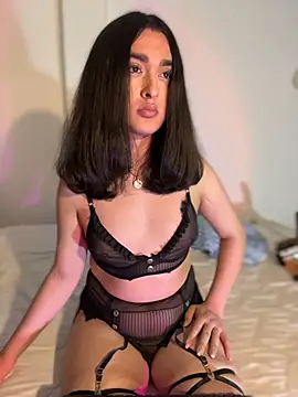 Snapshot of MiahWindsor chatting on December 5, 2025, 7:06 am MiahWindsor online show from December 5, 2025, 7:06 am