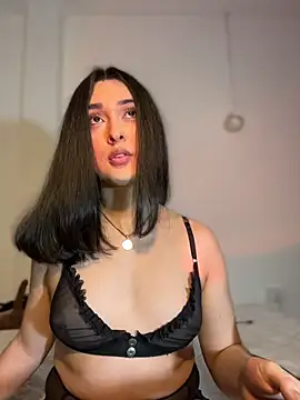 Snapshot of MiahWindsor chatting on February 12, 2026, 5:13 am MiahWindsor online show from February 12, 2026, 5:13 am