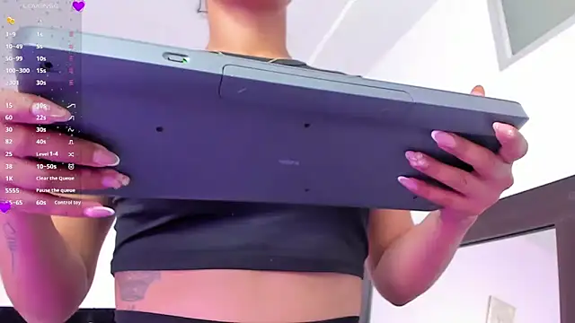 CeliWoods online show from February 9, 2025, 5:33 pm