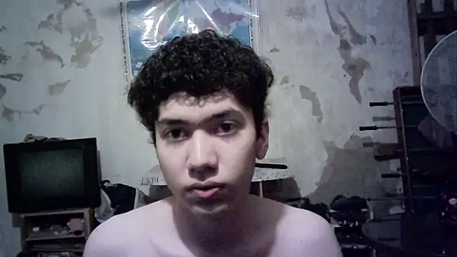 Snapshot of Emv2 chatting on October 10, 2025, 5:39 am Emv2 online show from October 10, 2025, 5:39 am