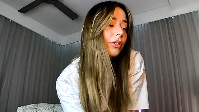 SashaJade  online show from January 14, 2026, 11:20 pm