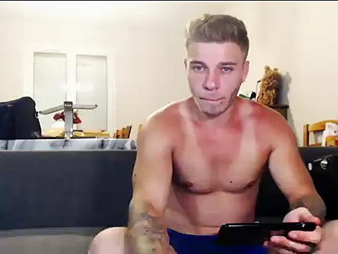 Elkafit28 online show from May 24, 2026, 9:42 pm