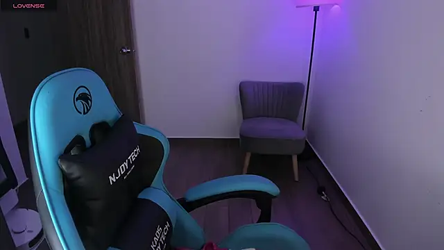 Snapshot of Miss_Nicole chatting on February 15, 2026, 2:30 am Miss Nicole online show from February 15, 2026, 2:30 am