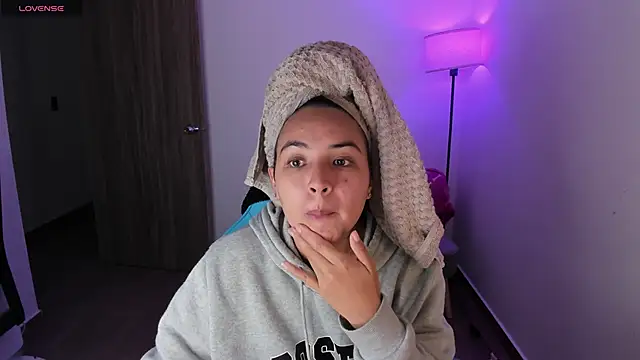 Snapshot of Miss_Nicole chatting on February 18, 2026, 7:43 pm Miss Nicole online show from February 18, 2026, 7:43 pm