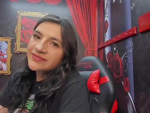 Snapshot of AmaiaDavies chatting on December 7, 2024, 1:36 am AmaiaDavies online show from December 7, 2024, 1:36 am