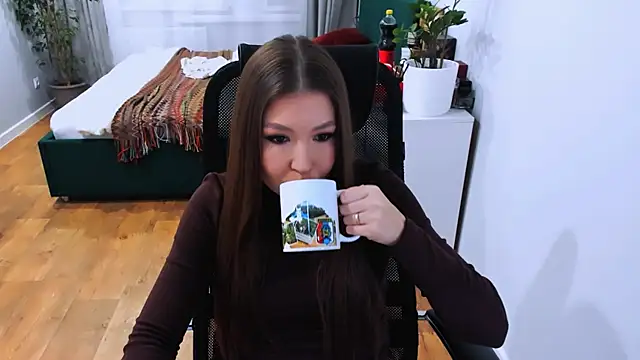 Eva Chris online show from March 28, 2026, 5:01 pm