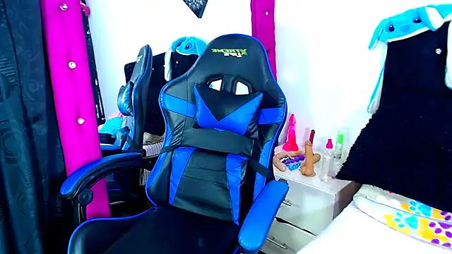 Snapshot of Jenng18 chatting on February 14, 2026, 5:15 am Jenng18 online show from February 14, 2026, 5:15 am