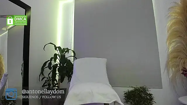 Snapshot of antonella_dom1 chatting on March 24, 2026, 6:57 pm antonella dom1 online show from March 24, 2026, 6:57 pm