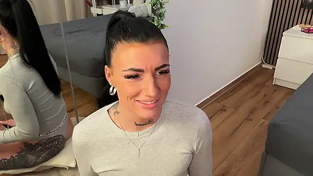 LizaRoxx online show from November 11, 2025, 8:53 pm