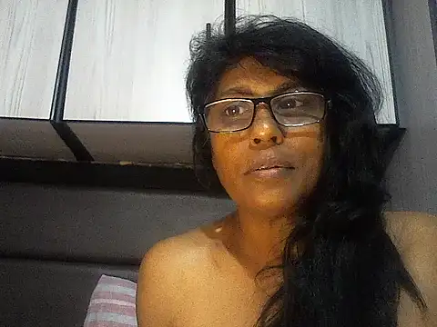 Snapshot of MsAttitude chatting on October 27, 2025, 6:28 am MsAttitude online show from October 27, 2025, 6:28 am