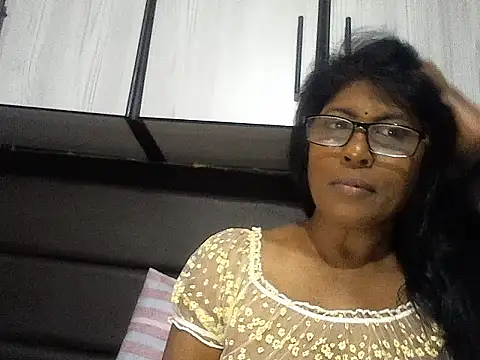 Snapshot of MsAttitude chatting on October 30, 2025, 10:27 am MsAttitude online show from October 30, 2025, 10:27 am