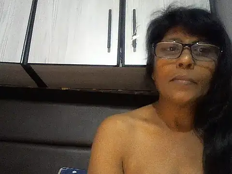 Snapshot of MsAttitude chatting on November 20, 2025, 8:25 am MsAttitude online show from November 20, 2025, 8:25 am