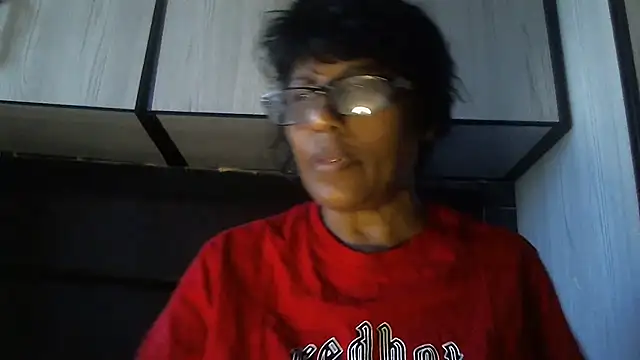 Snapshot of MsAttitude chatting on December 15, 2025, 6:17 am MsAttitude online show from December 15, 2025, 6:17 am