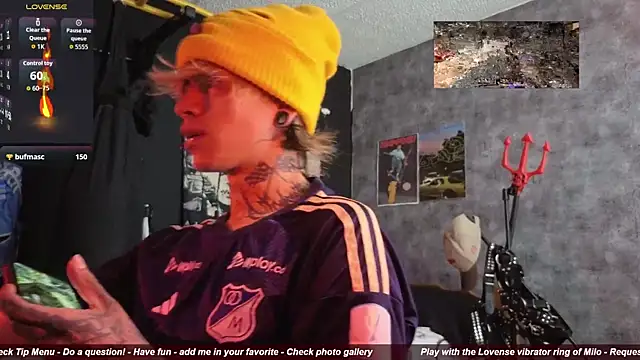 AcidMilo online show from October 22, 2025, 3:56 pm