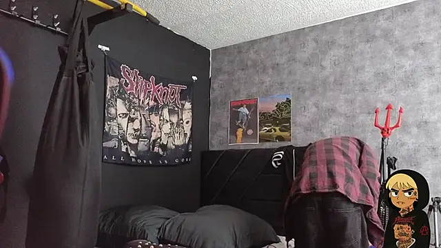 AcidMilo online show from November 6, 2025, 8:43 pm