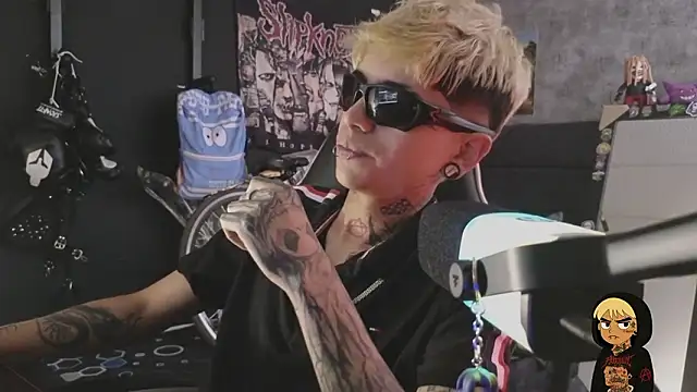 Snapshot of AcidMilo chatting on January 31, 2026, 7:11 pm AcidMilo online show from January 31, 2026, 7:11 pm