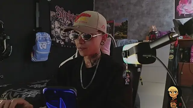 Snapshot of AcidMilo chatting on February 5, 2026, 5:28 pm AcidMilo online show from February 5, 2026, 5:28 pm