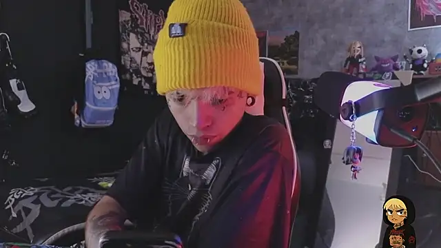 Snapshot of AcidMilo chatting on February 13, 2026, 4:25 pm AcidMilo online show from February 13, 2026, 4:25 pm