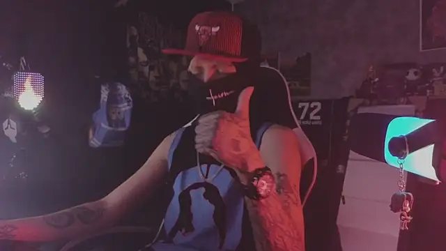 Snapshot of AcidMilo chatting on March 11, 2026, 11:22 pm AcidMilo online show from March 11, 2026, 11:22 pm