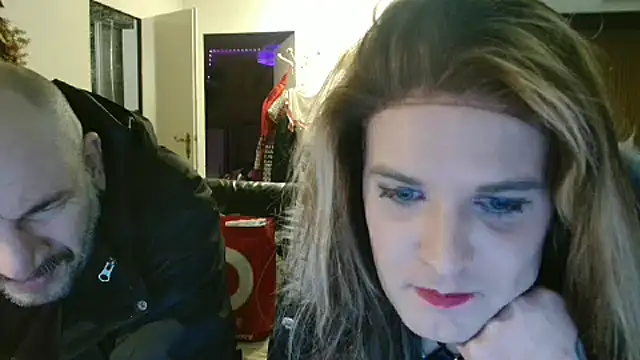 Snapshot of TransandBoy chatting on December 12, 2024, 1:43 am TransandBoy online show from December 12, 2024, 1:43 am