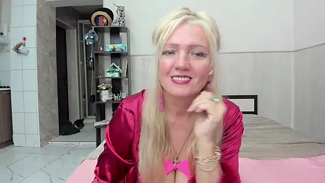 TrueFoxyyy online show from October 11, 2025, 2:15 pm