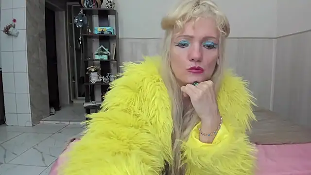 TrueFoxyyy online show from October 15, 2025, 4:51 pm