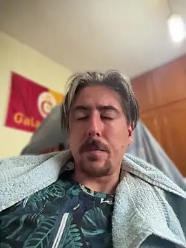 VilainBaris online show from June 8, 2026, 1:11 pm