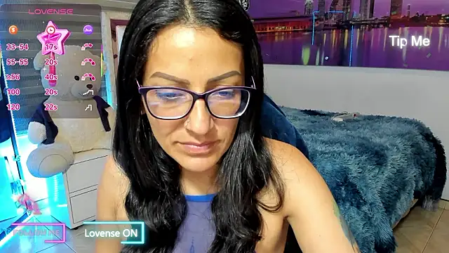 Snapshot of alma_blue chatting on February 2, 2026, 10:30 pm alma blue online show from February 2, 2026, 10:30 pm