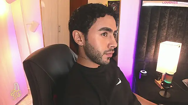 Snapshot of ItsMeEros chatting on February 8, 2026, 10:02 pm ItsMeEros online show from February 8, 2026, 10:02 pm