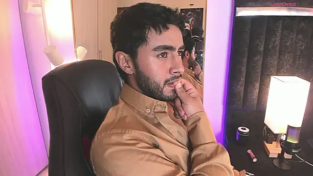 Snapshot of ItsMeEros chatting on February 15, 2026, 10:06 pm ItsMeEros online show from February 15, 2026, 10:06 pm