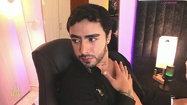 Snapshot of ItsMeEros chatting on February 21, 2026, 7:37 pm ItsMeEros online show from February 21, 2026, 7:37 pm