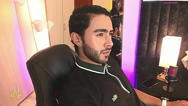 Snapshot of ItsMeEros chatting on February 25, 2026, 9:13 pm ItsMeEros online show from February 25, 2026, 9:13 pm