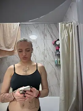 pinkstar  online show from November 14, 2025, 6:01 am