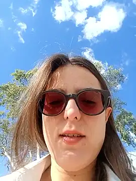 Snapshot of dolcehelena993 chatting on October 4, 2025, 7:39 am dolcehelena993 online show from October 4, 2025, 7:39 am