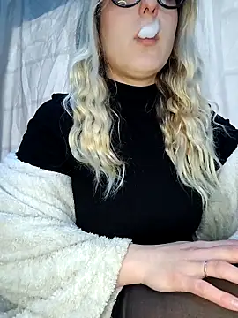 Snapshot of dolcehelena993 chatting on February 11, 2026, 11:48 am dolcehelena993 online show from February 11, 2026, 11:48 am