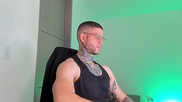 Snapshot of _jamesleandros1 chatting on March 28, 2026, 4:12 am jamesleandros1 online show from March 28, 2026, 4:12 am