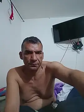 Snapshot of Daddy1972 chatting on November 2, 2025, 11:23 am Daddy1972 online show from November 2, 2025, 11:23 am