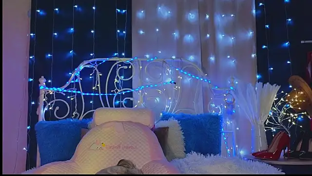 Snapshot of Funny_Bunny chatting on January 17, 2025, 1:04 am Funny Bunny online show from January 17, 2025, 1:04 am