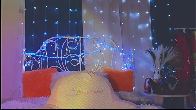 Snapshot of Funny_Bunny chatting on February 23, 2025, 2:51 am Funny Bunny online show from February 23, 2025, 2:51 am
