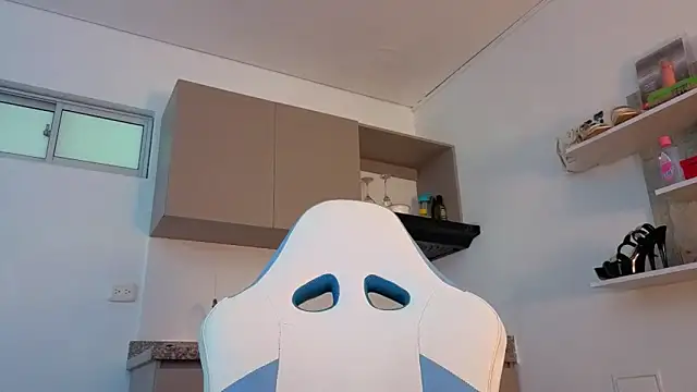 Snapshot of PIA_STONE chatting on November 24, 2025, 7:57 pm PIA STONE online show from November 24, 2025, 7:57 pm