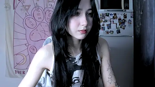 Snapshot of Holy420lolii chatting on April 11, 2026, 2:32 pm Holy420lolii online show from April 11, 2026, 2:32 pm
