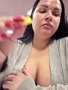 GeorgiaLerox online show from December 21, 2025, 12:56 pm