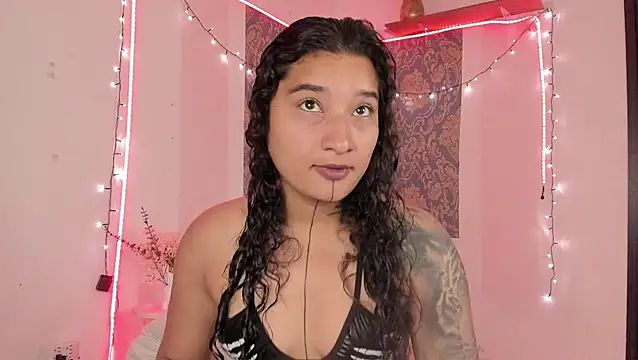 Eva Lee  online show from May 12, 2026, 10:23 am