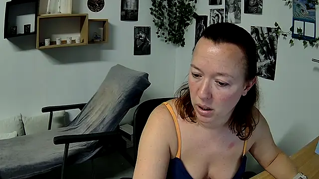 Snapshot of AnyaKrey@xh chatting on January 4, 2025, 2:56 pm AnyaKreyxh online show from January 4, 2025, 2:56 pm