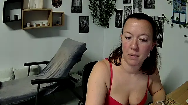 Snapshot of AnyaKrey@xh chatting on January 21, 2025, 6:55 pm AnyaKreyxh online show from January 21, 2025, 6:55 pm