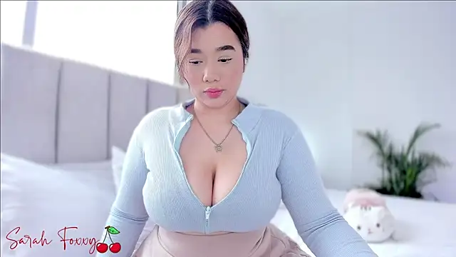 Snapshot of Foxxy222_ chatting on February 11, 2025, 9:46 pm Foxxy222 online show from February 11, 2025, 9:46 pm