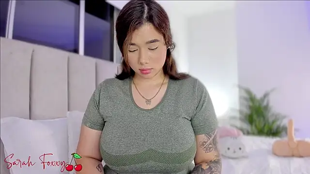 Snapshot of Foxxy222_ chatting on March 6, 2025, 12:43 am Foxxy222 online show from March 6, 2025, 12:43 am