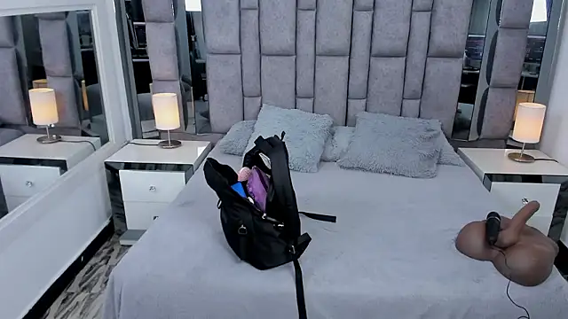 EMMAHILL1 online show from January 17, 2026, 11:15 am